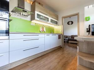 Prodej bytu 3+1, Teplice, Gagarinova, 67 m2