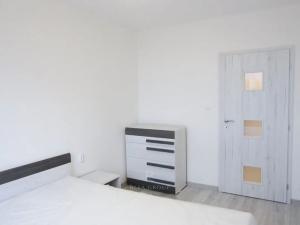 Pronájem bytu 2+kk, Praha - Stodůlky, Horákova, 46 m2