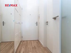Pronájem bytu 1+kk, Praha - Libeň, Novovysočanská, 25 m2