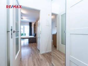 Pronájem bytu 1+kk, Praha - Libeň, Novovysočanská, 25 m2
