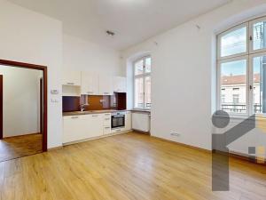 Pronájem bytu 2+kk, Praha - Karlín, Prvního pluku, 41 m2
