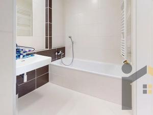 Pronájem bytu 3+kk, Praha - Třebonice, Thomasova, 58 m2