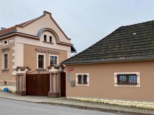 Prodej obchodního prostoru, Čečelice, Všetatská, 1000 m2