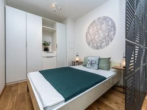Pronájem bytu 1+1, Praha - Smíchov, Na Valentince, 50 m2