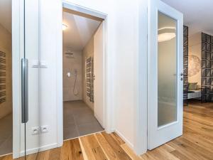 Pronájem bytu 1+1, Praha - Smíchov, Na Valentince, 50 m2