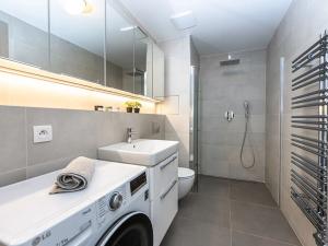 Pronájem bytu 1+1, Praha - Smíchov, Na Valentince, 50 m2