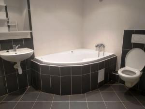 Pronájem bytu 3+kk, Praha - Smíchov, Grafická, 97 m2