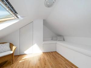 Pronájem bytu 3+1, Praha - Holešovice, Kamenická, 100 m2