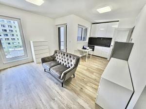 Pronájem bytu 1+kk, Praha - Stodůlky, Hábova, 36 m2