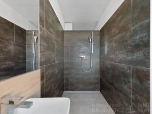 Pronájem bytu 1+kk, Praha - Záběhlice, Topolová, 31 m2
