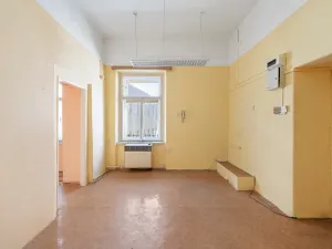 Prodej kanceláře, Hradec Králové, Tomkova, 1600 m2