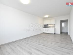 Pronájem bytu 1+kk, Hradec Králové - Nový Hradec Králové, třída Edvarda Beneše, 30 m2