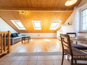 Prodej rodinného domu, Lázně Bělohrad, Třetí strana, 240 m2