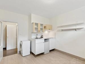 Pronájem bytu 1+kk, Praha - Kobylisy, Pod Kynclovkou, 19 m2