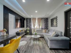 Prodej bytu 2+1, Ostrov, Šafaříkova, 55 m2