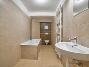 Pronájem bytu 2+kk, Plzeň, Železniční, 79 m2