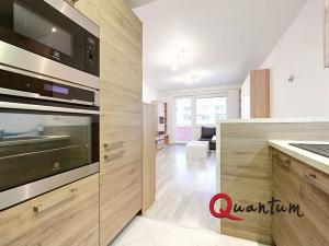 Prodej bytu 2+kk, Praha - Horní Měcholupy, Modenská, 59 m2