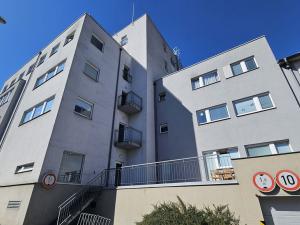 Prodej bytu 2+kk, Beroun - Beroun-Město, V Zahradách, 73 m2