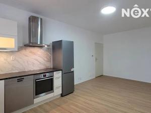 Pronájem bytu 2+kk, Praha - Košíře, Plzeňská, 53 m2