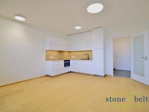 Pronájem bytu 1+kk, Praha - Malešice, Azzoniho, 36 m2