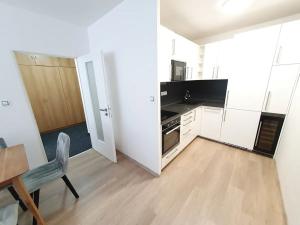 Pronájem bytu 2+kk, Praha - Záběhlice, Švehlova, 45 m2