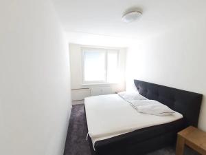 Pronájem bytu 2+kk, Praha - Záběhlice, Švehlova, 45 m2