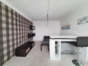 Prodej bytu 2+1, Liberec, Gagarinova, 63 m2