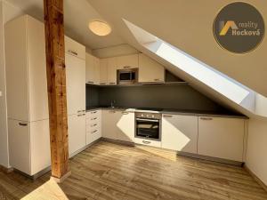 Prodej bytu 2+kk, Praha - Libeň, Zenklova, 86 m2