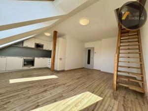 Prodej bytu 2+kk, Praha - Libeň, Zenklova, 83 m2