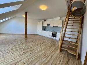 Prodej bytu 2+kk, Praha - Libeň, Zenklova, 106 m2