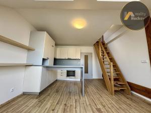 Prodej bytu 2+kk, Praha - Libeň, Zenklova, 89 m2