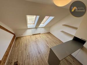 Prodej bytu 2+kk, Praha - Libeň, Zenklova, 89 m2