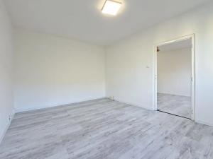 Pronájem bytu 1+1, Kadaň, Na Podlesí, 35 m2