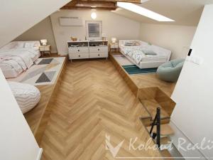 Prodej bytu 3+kk, Praha - Kobylisy, Ořechová, 111 m2