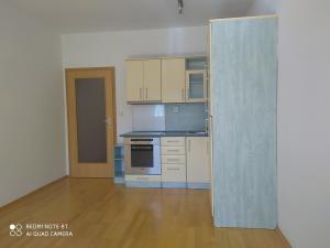 Pronájem bytu 2+kk, Praha - Kunratice, Merhoutova, 54 m2