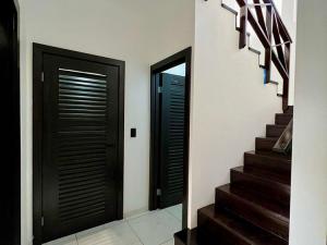 Prodej rodinného domu, Coxen Hole, Roatán, Honduras, 90 m2