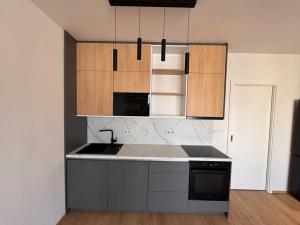 Pronájem bytu 1+kk, Praha - Velká Chuchle, Na hvězdárně, 36 m2