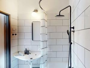 Pronájem bytu 2+kk, Praha - Prosek, Lovosická, 25 m2