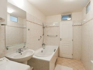 Pronájem bytu 3+1, Praha - Nové Město, Senovážné náměstí, 90 m2