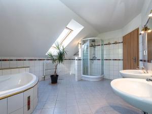 Prodej rodinného domu, Praha - Újezd nad Lesy, Novosibřinská, 270 m2