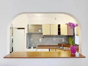 Prodej bytu 3+kk, Praha - Prosek, Letňanská, 77 m2