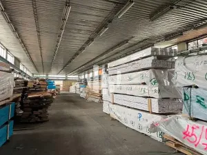 Pronájem skladu, Plzeň, Libušínská, 6000 m2