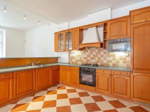 Pronájem bytu 4+1, Praha - Smíchov, 225 m2