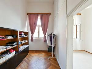 Pronájem bytu 3+1, Praha - Nové Město, Senovážné náměstí, 90 m2