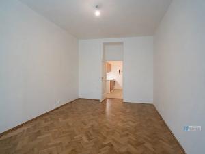 Pronájem bytu 2+1, Praha - Vršovice, Vršovická, 56 m2