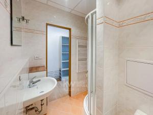 Pronájem bytu 2+kk, Praha - Liboc, Ruzyňská, 35 m2