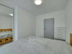 Prodej bytu 2+kk, Cheb, Na Nivách, 42 m2