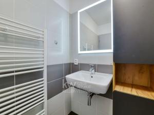 Prodej bytu 2+kk, Cheb, Na Nivách, 42 m2