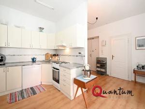 Pronájem bytu 3+1, Praha - Holešovice, Janovského, 88 m2