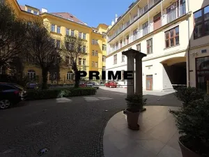Pronájem bytu 3+1, Praha - Smíchov, Štefánikova, 129 m2